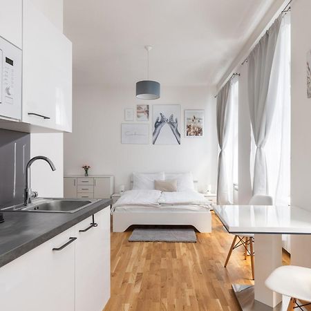 Stay2Gether Beige Nest - Metro Florenc Prag Dış mekan fotoğraf